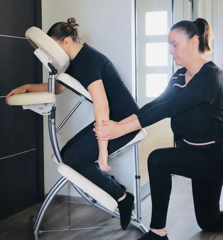Massage Amma assis par la praticienne
