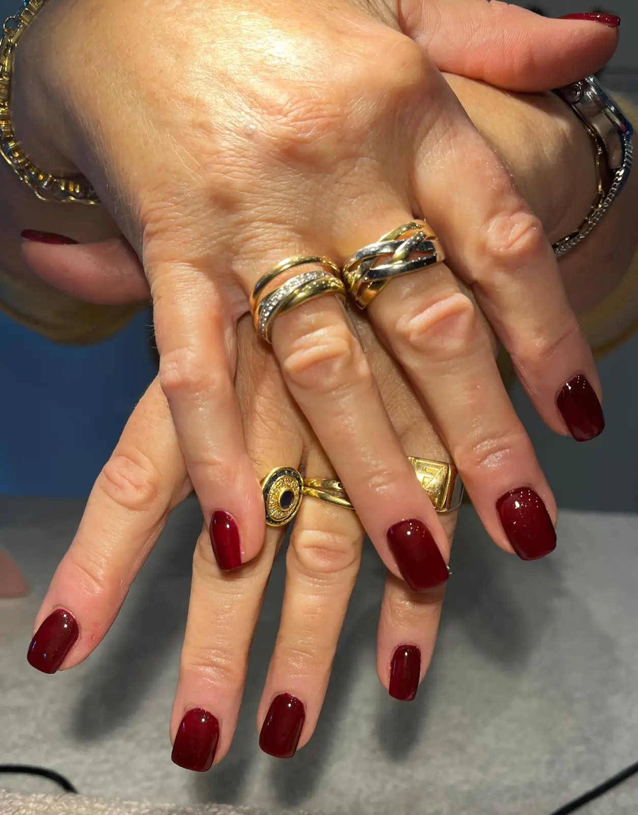 Prothésie ongulaire avec mise en beauté des ongles